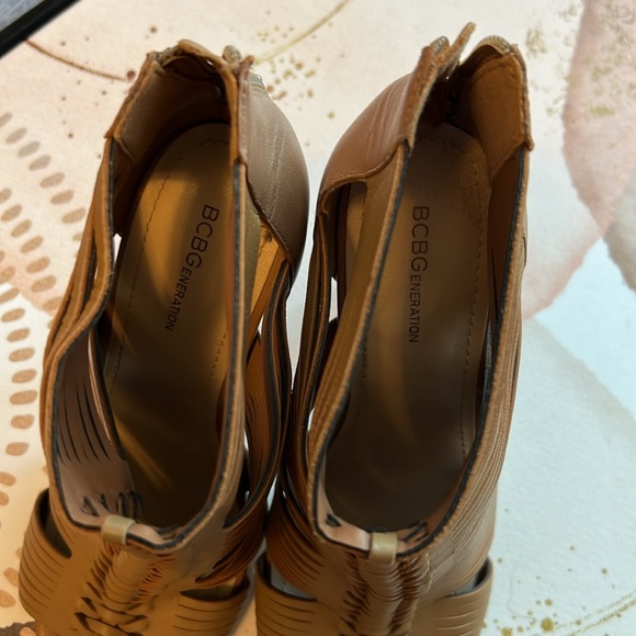 BCBGeneration tan heels - Picture 7 of 8